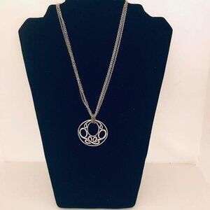 #2966 Flower Pendant Necklace, 3 petals, silver tone, 17 inch long, lobster claw